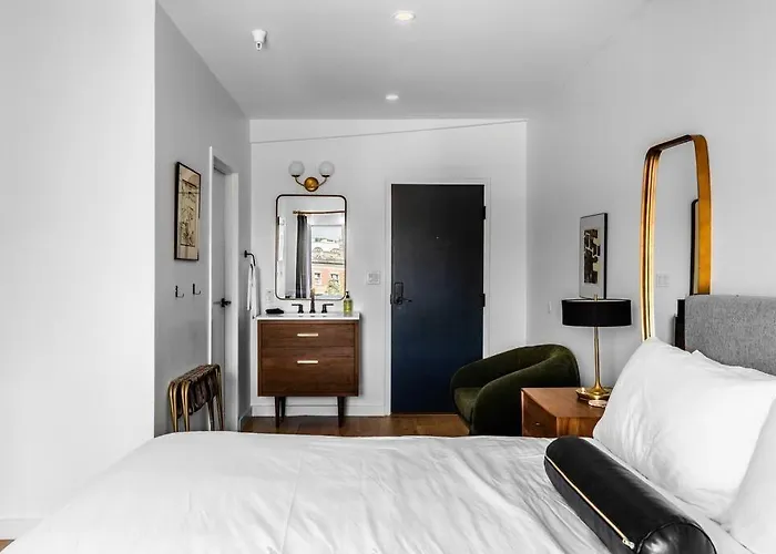 2 King Beds, Historic Dtwn Hotel, Steps 2 Restaurants Room # 405