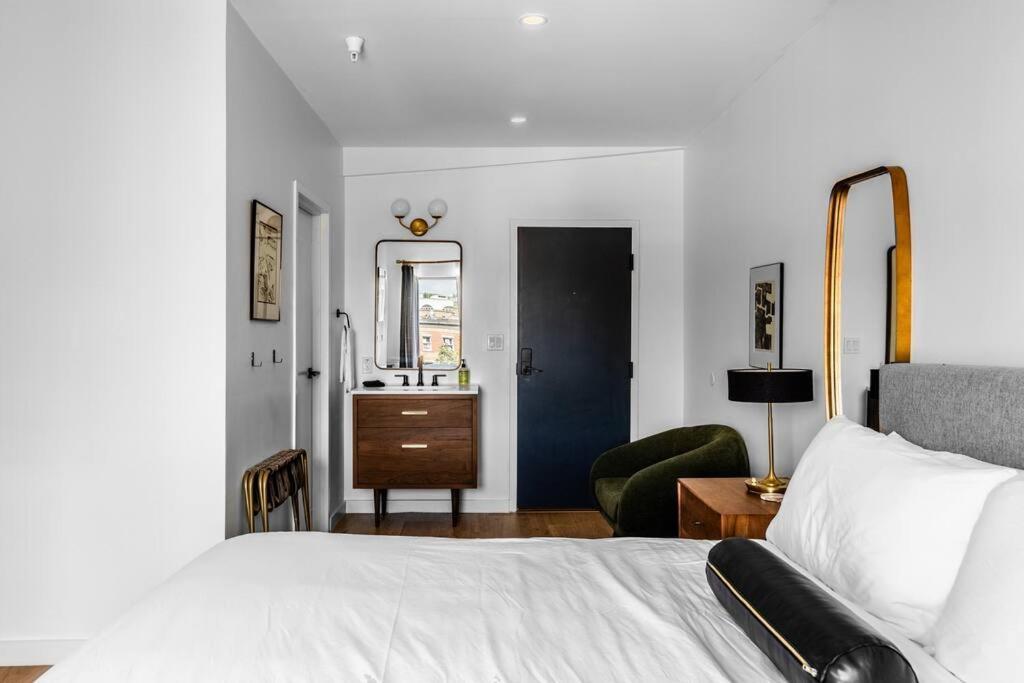 2 King Beds, Historic Dtwn Hotel, Steps 2 Restaurants # 405 Bangor