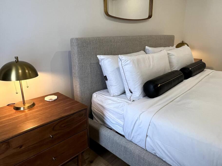 2 King Beds, Historic Dtwn Hotel, Steps 2 Restaurants # 405