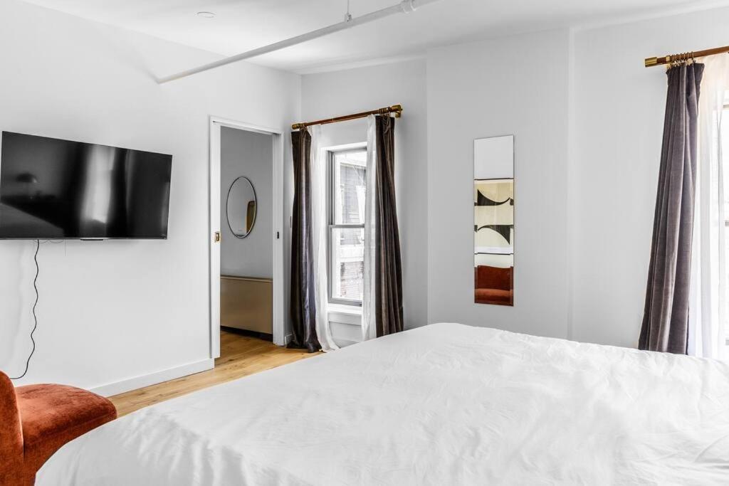 2 King Beds, Historic Dtwn Hotel, Steps 2 Restaurants # 405 Bangor