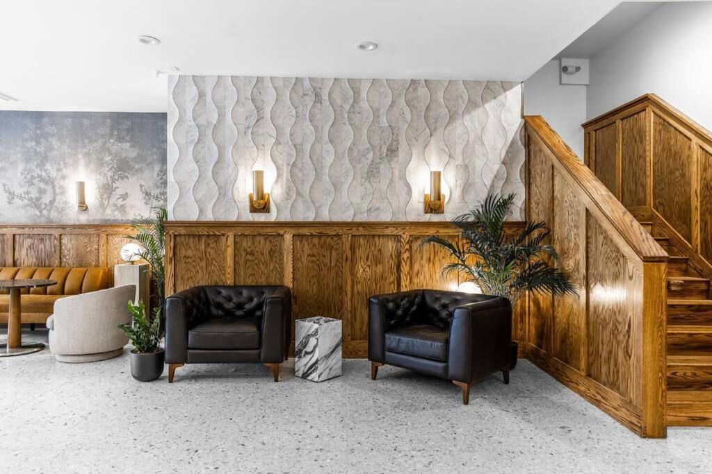 2 King Beds, Historic Dtwn Hotel, Steps 2 Restaurants # 405 Bangor
